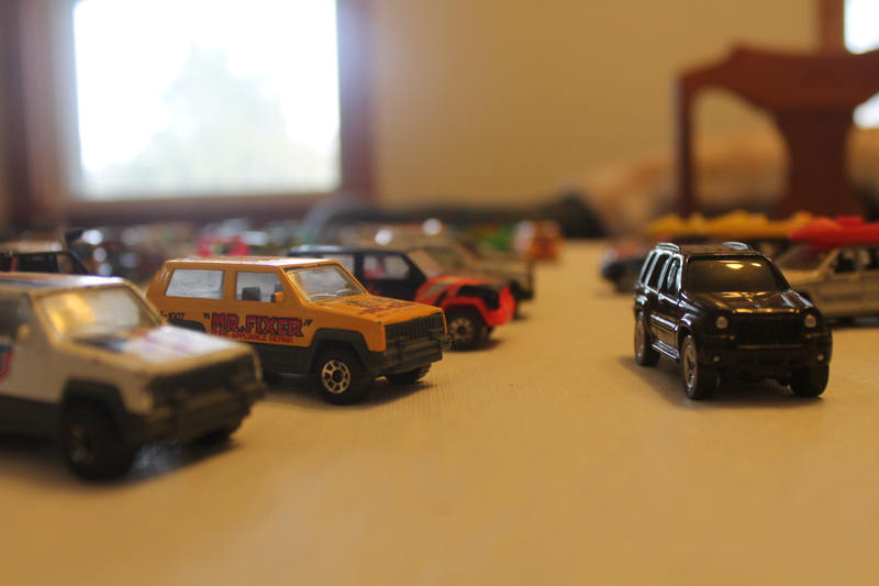 Illustration for article titled Enormous Die-cast Collection - Box 2 - Jeep Land